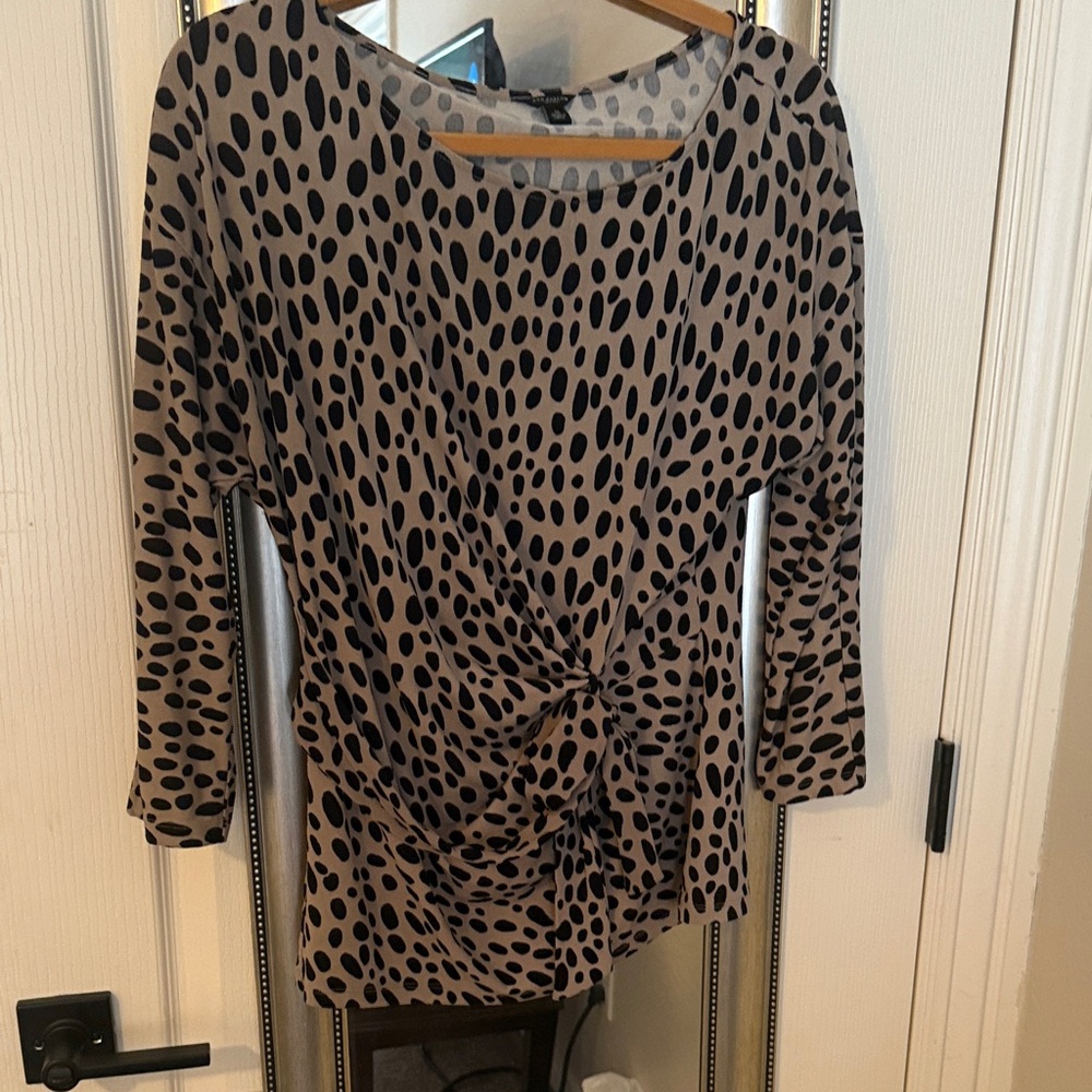 Ann Taylor Black and Tan Patterned Blouse